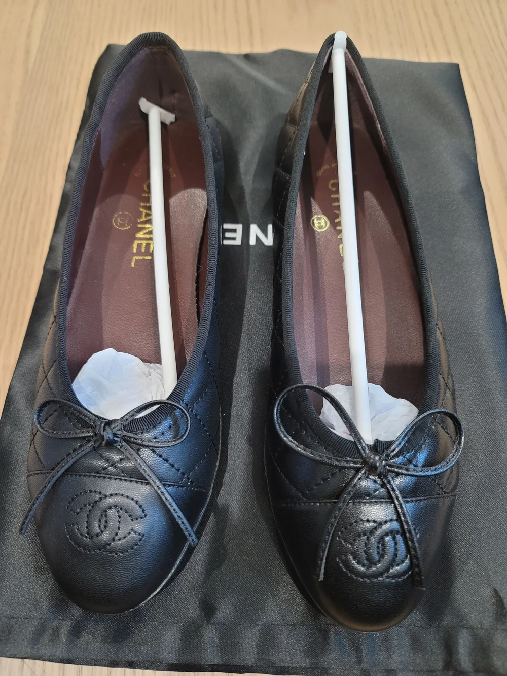 Women’s Black Quilted Leather Ballet Flats - Picture 1 of 10